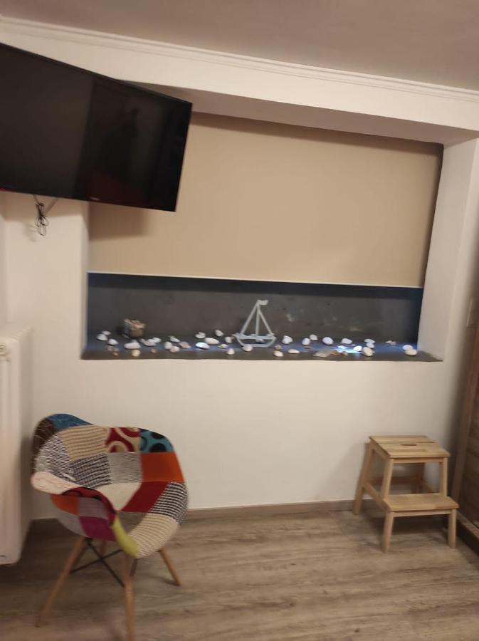 Stylish, Comfortable, Basement Loft-Like Apartment With Amenities 雅典 外观 照片