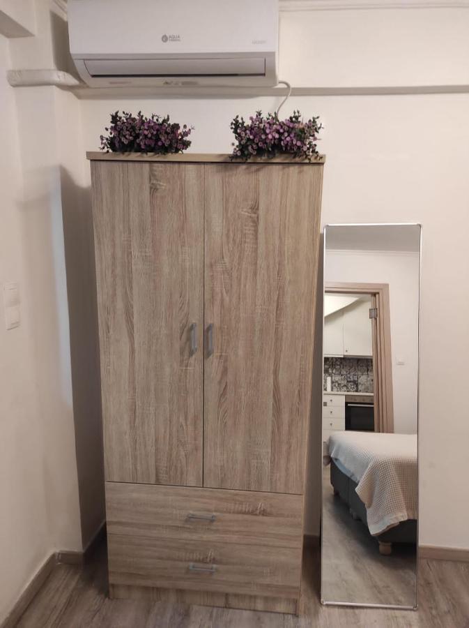 Stylish, Comfortable, Basement Loft-Like Apartment With Amenities 雅典 外观 照片