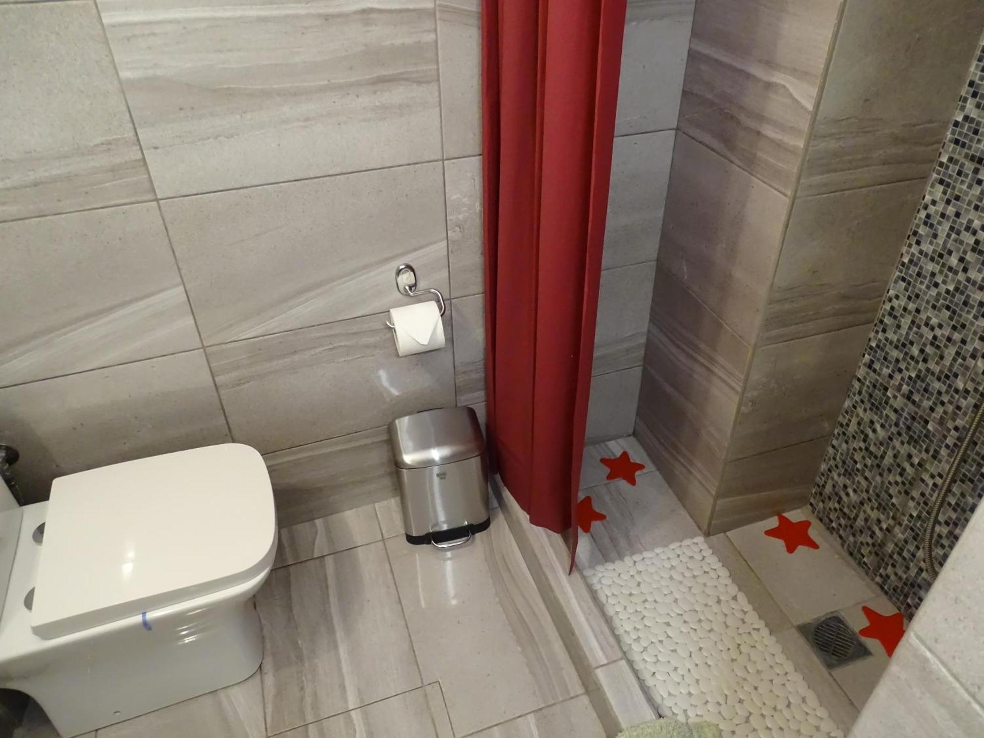 Stylish, Comfortable, Basement Loft-Like Apartment With Amenities 雅典 外观 照片